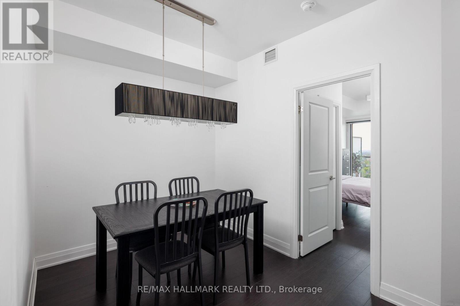 1401 - 530 St Clair Avenue W, Toronto, Ontario  M6C 0A2 - Photo 11 - C13437650