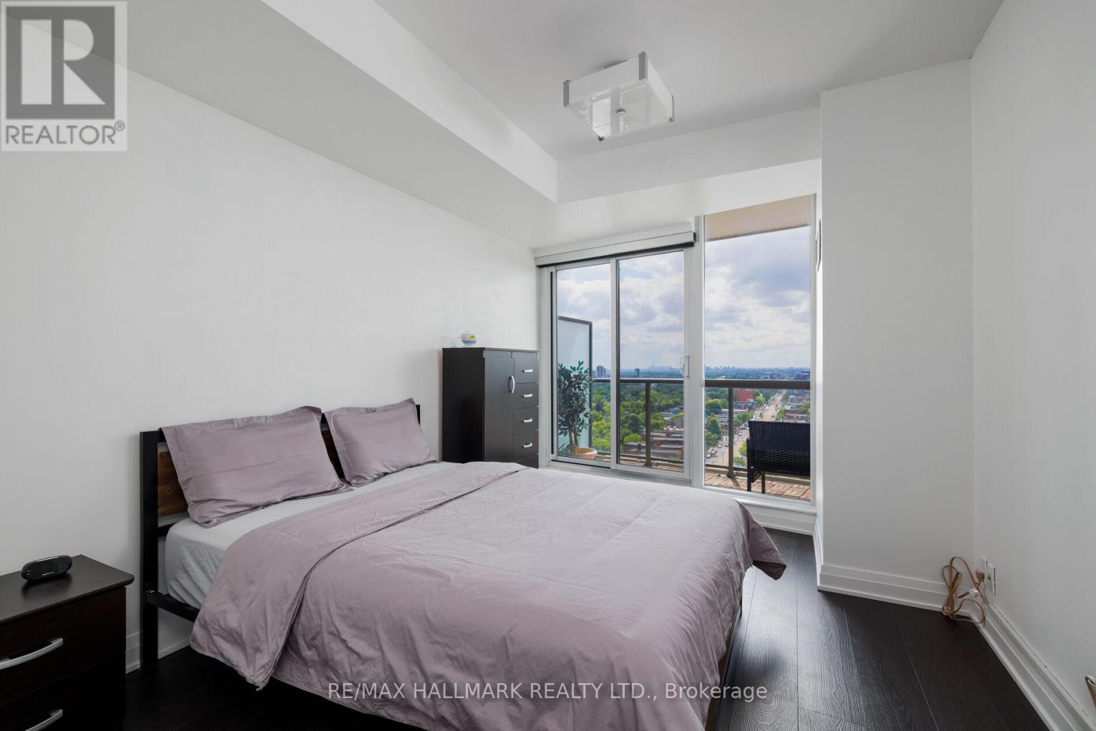 1401 - 530 St Clair Avenue W, Toronto, Ontario  M6C 0A2 - Photo 18 - C13437650