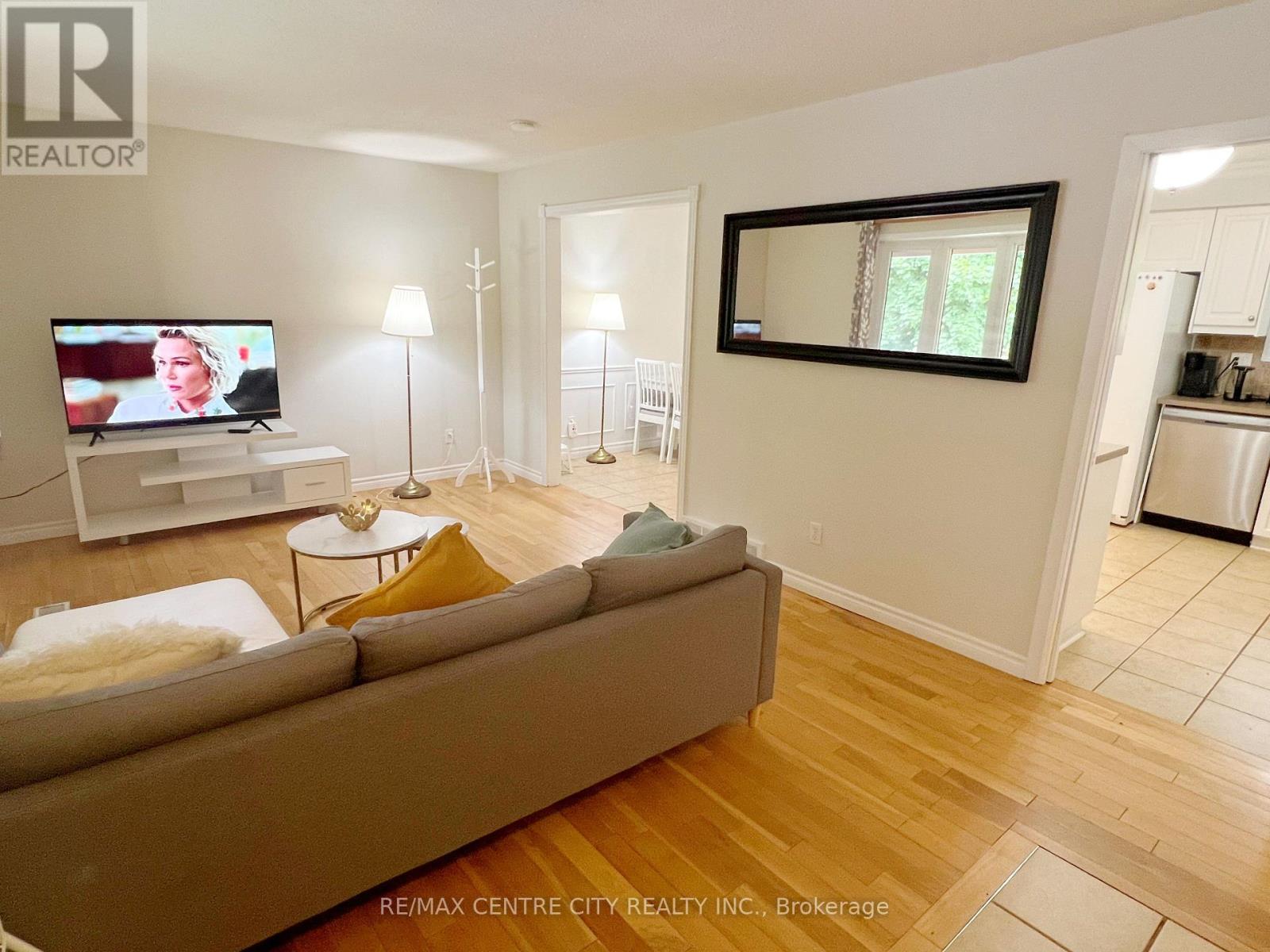 UPPER UNIT - 116 PAPERBIRCH CRESCENT E, London North, Ontario