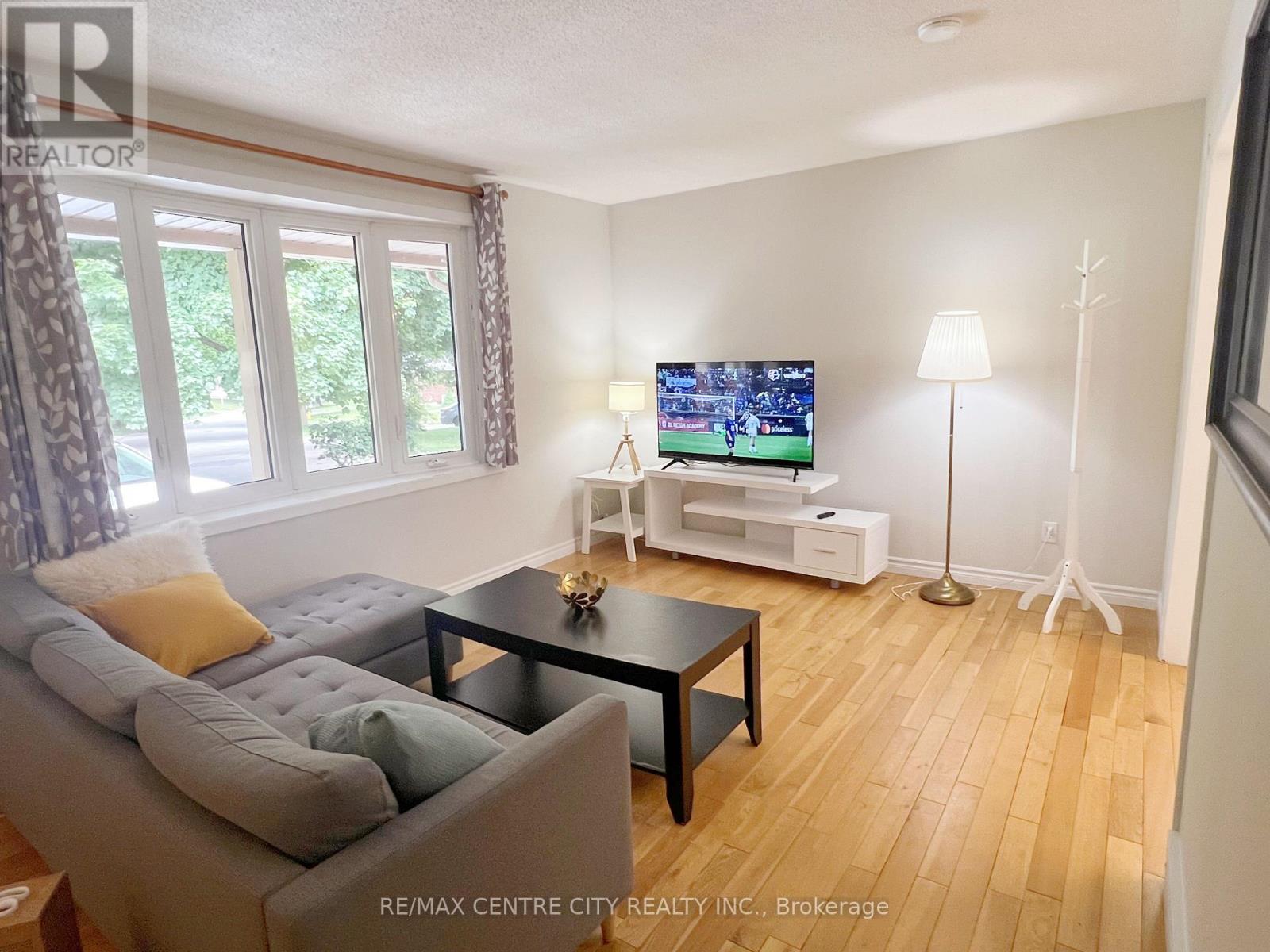 Upper Unit - 116 Paperbirch Crescent E, London North, Ontario  N6G 1L7 - Photo 2 - X13176578