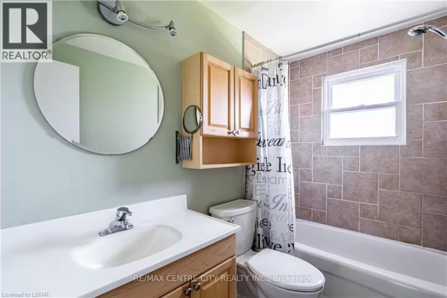 Upper Unit - 116 Paperbirch Crescent E, London North, Ontario  N6G 1L7 - Photo 8 - X13176578