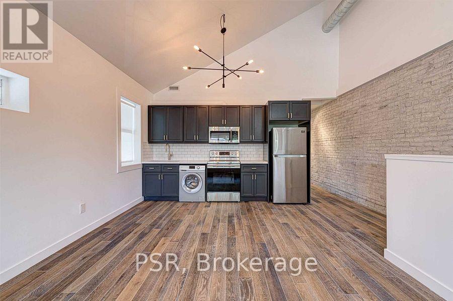 Upper - 89 Hammersmith Avenue, Toronto, Ontario  M4E 2W3 - Photo 3 - E13447668