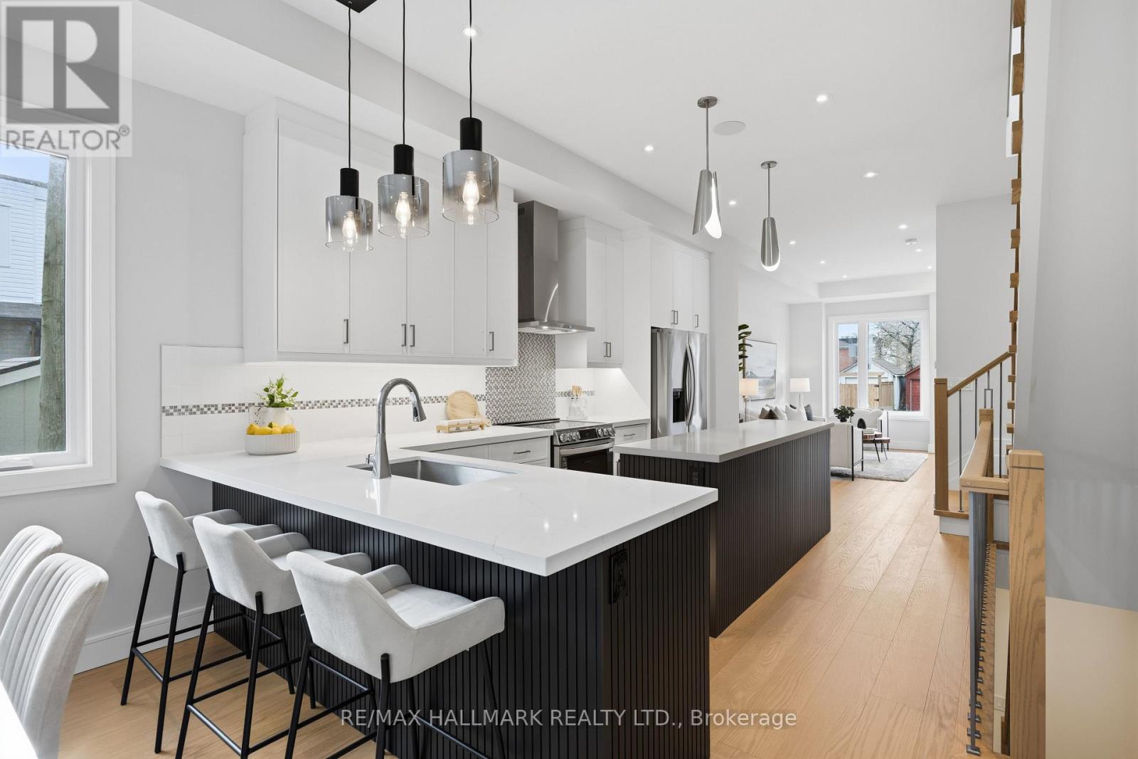 3a Linton Avenue, Toronto, Ontario  M1N 1W5 - Photo 11 - E13447756