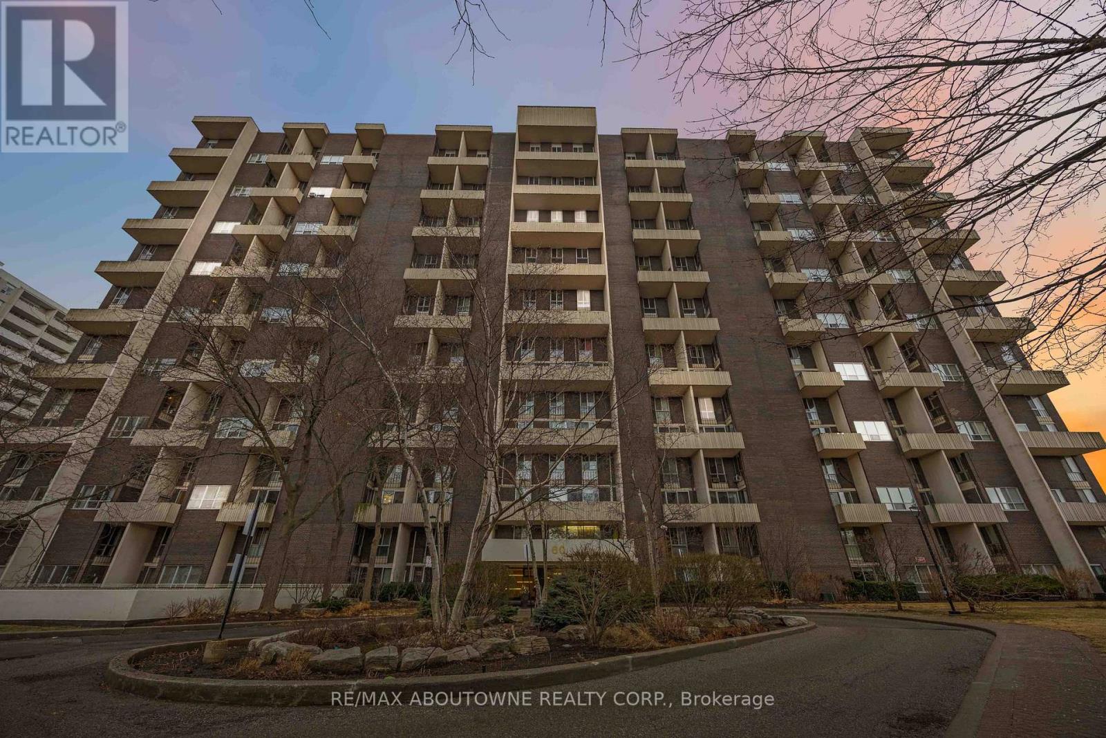 808 - 60 Southport Street, Toronto, Ontario  M6S 3N4 - Photo 2 - W13190120