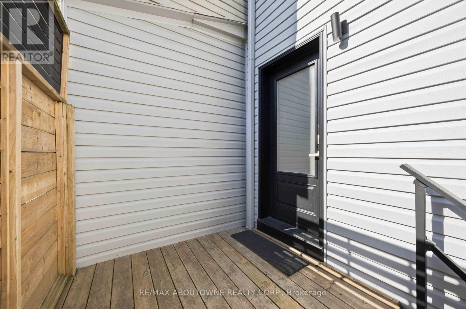 4 - 793 Pape Avenue, Toronto, Ontario M4K 3T2 - Photo 4 - E13223070