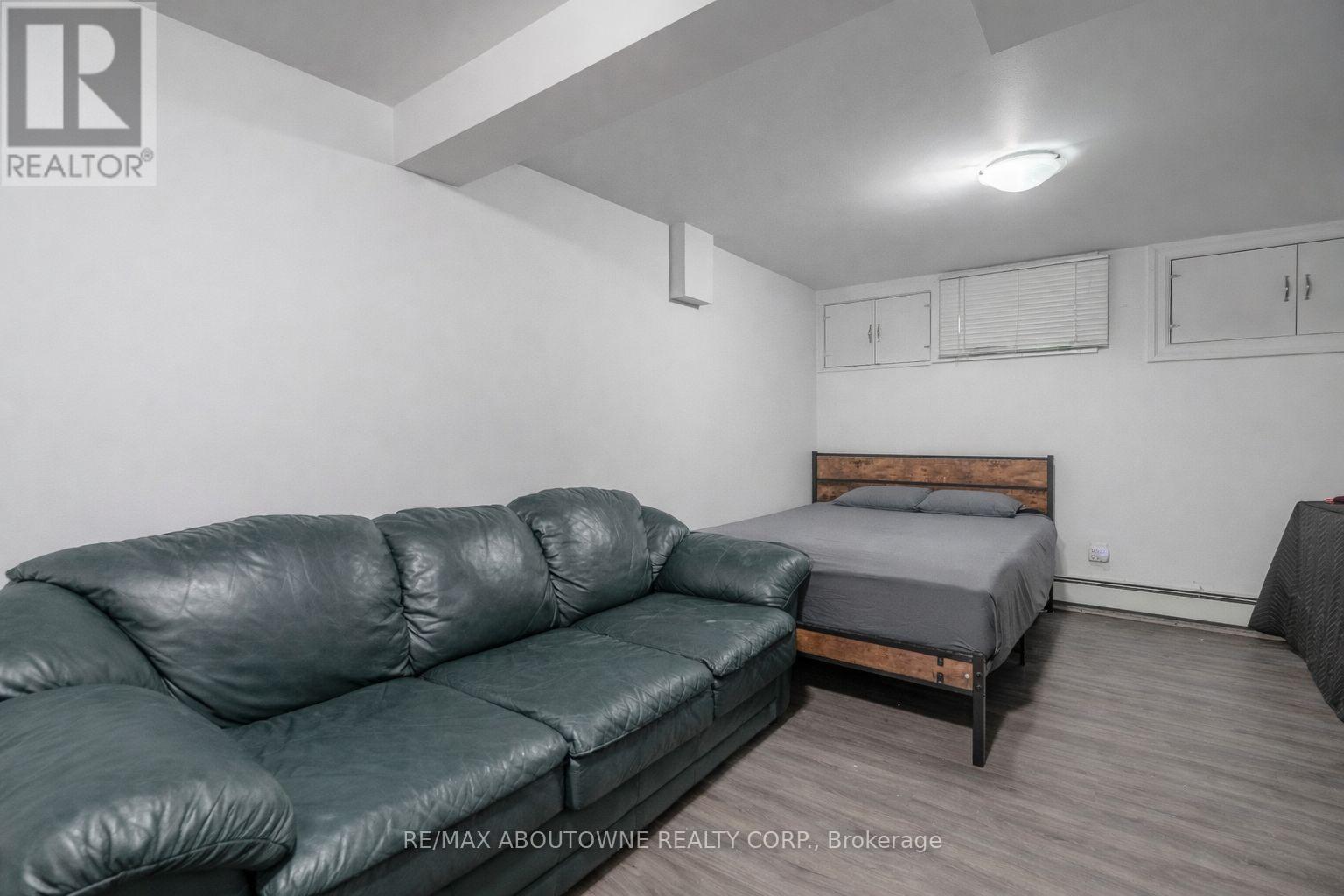 108 Queenston Street, St. Catharines, Ontario L2R 2Z3 - Photo 23 - X12965296