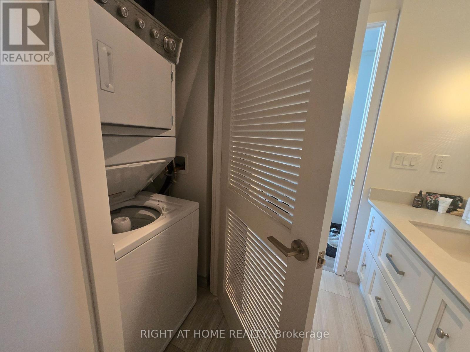 C406 - 301 Sea Ray Avenue, Innisfil, Ontario  L9S 0J4 - Photo 11 - N13447754