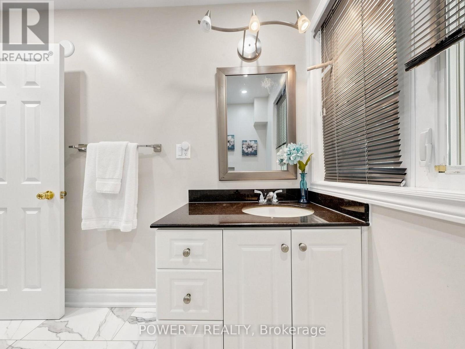 74 Sylvan Crescent, Richmond Hill, Ontario  L4E 3A5 - Photo 34 - N13447768