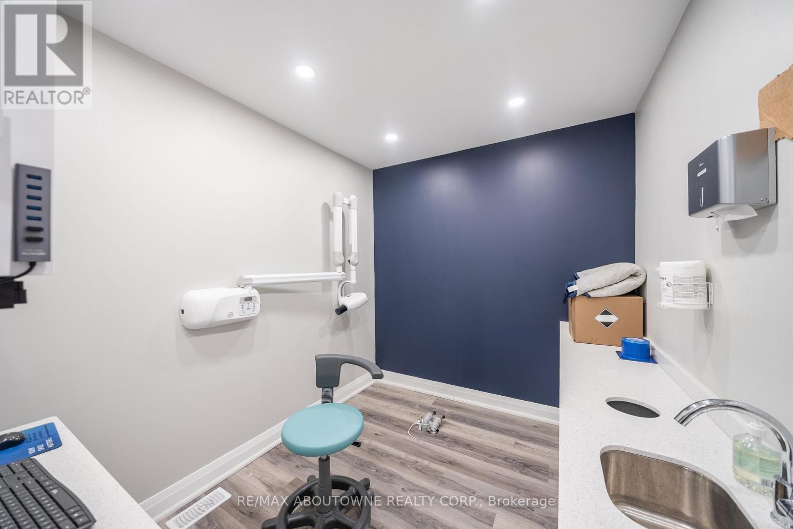 323 Upper Wentworth Street, Hamilton, Ontario  L9A 4T2 - Photo 8 - X13235502