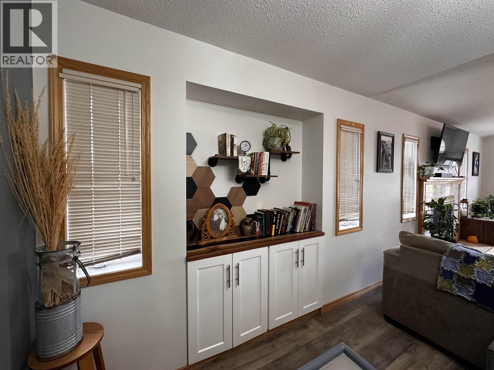 5512 Minnaker Crescent, Fort Nelson, British Columbia  V0C 1R0 - Photo 5 - R3134197