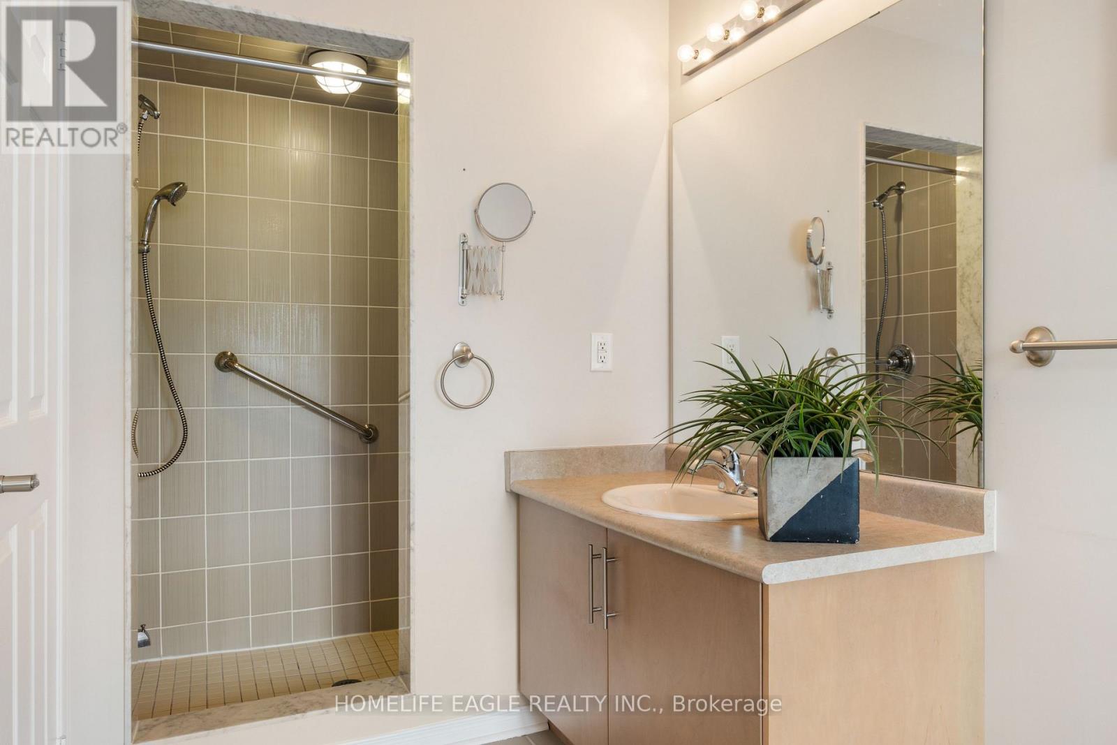 19 Gentile Circle, Vaughan, Ontario L4H 3N3 - Photo 8 - N13435128