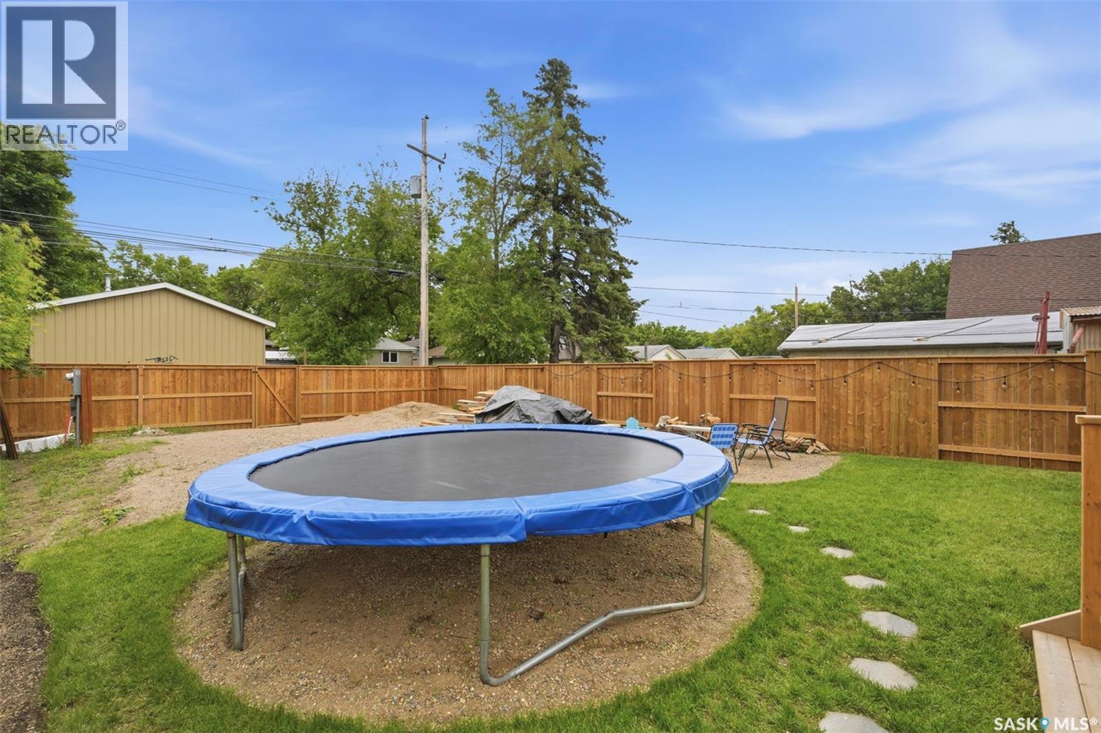 1532 D Avenue N, Saskatoon, Saskatchewan S7L 1P6 - Photo 37 - SK039401