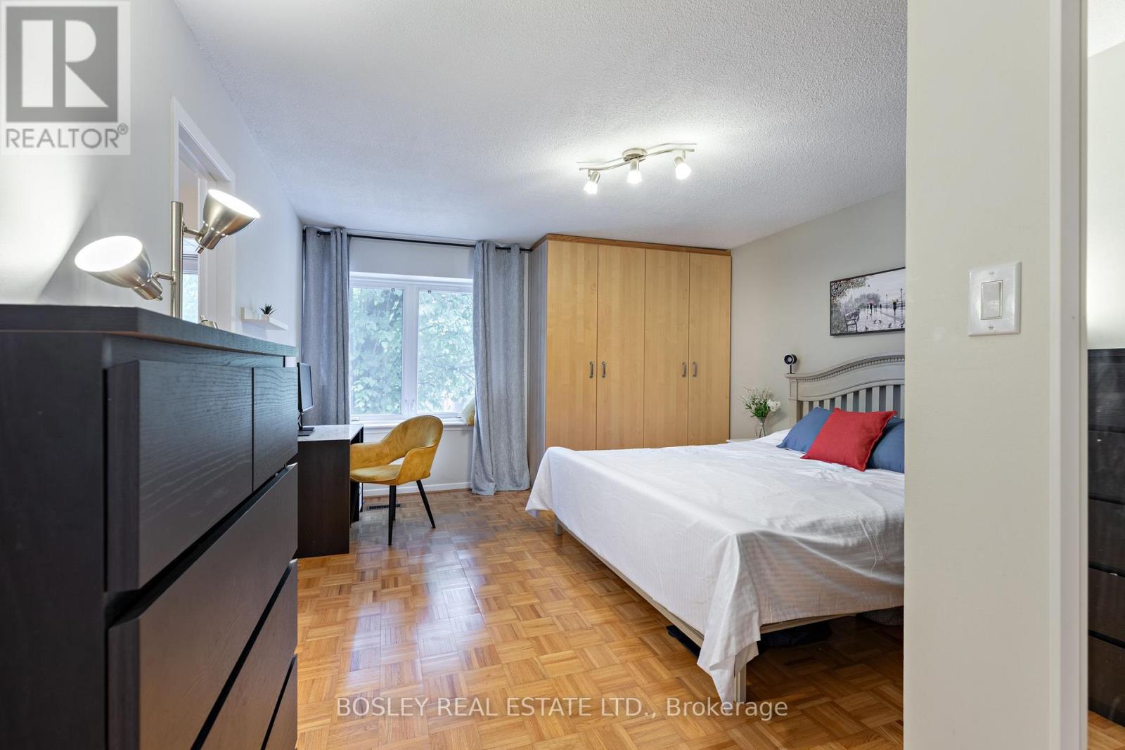 6 Markburn Court, Toronto, Ontario  M9C 4Z1 - Photo 14 - W13447696