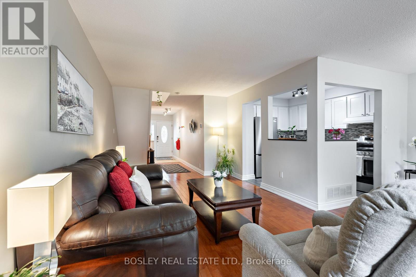 6 Markburn Court, Toronto, Ontario  M9C 4Z1 - Photo 5 - W13447696