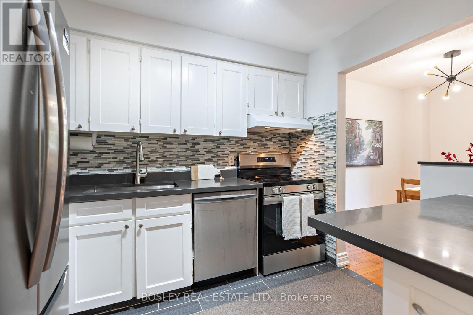 6 Markburn Court, Toronto, Ontario  M9C 4Z1 - Photo 9 - W13447696