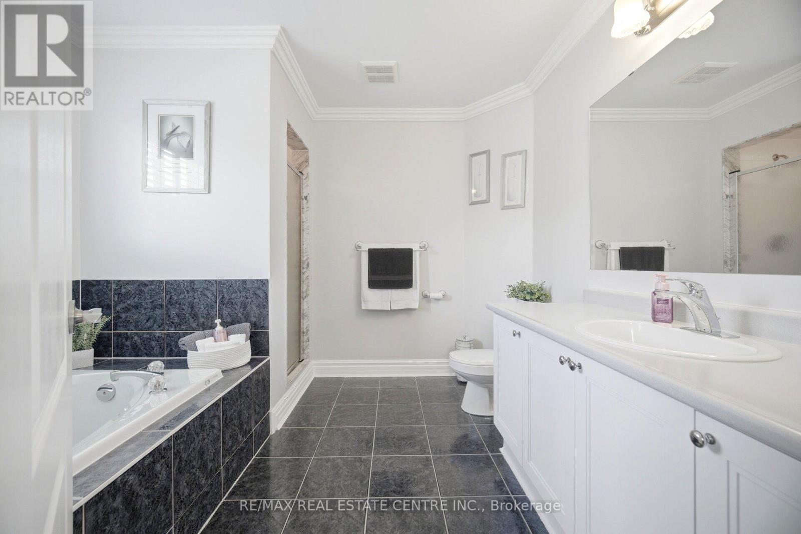 18 Grasshopper Way, Brampton, Ontario  L6R 2J6 - Photo 28 - W13447738