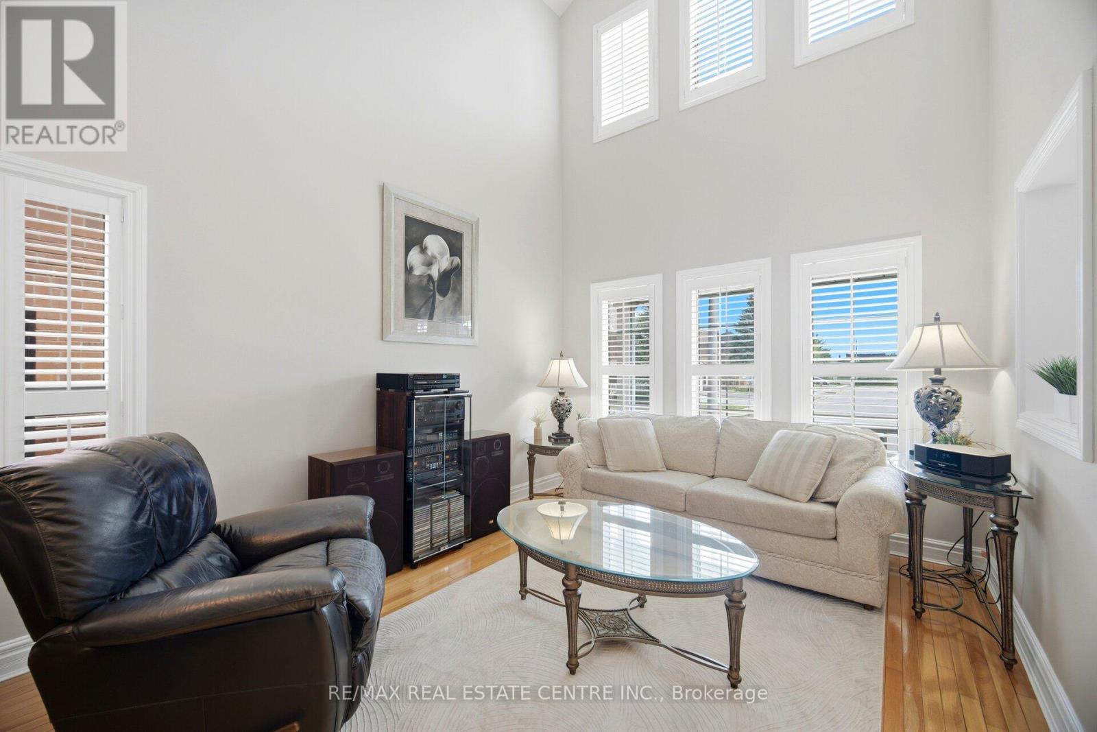18 Grasshopper Way, Brampton, Ontario  L6R 2J6 - Photo 5 - W13447738