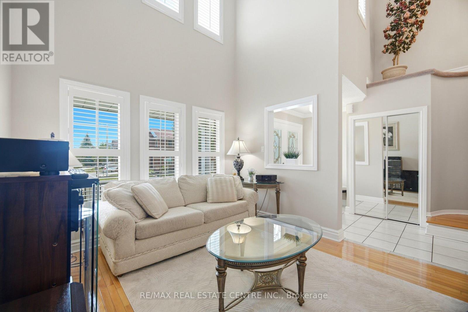 18 Grasshopper Way, Brampton, Ontario  L6R 2J6 - Photo 6 - W13447738