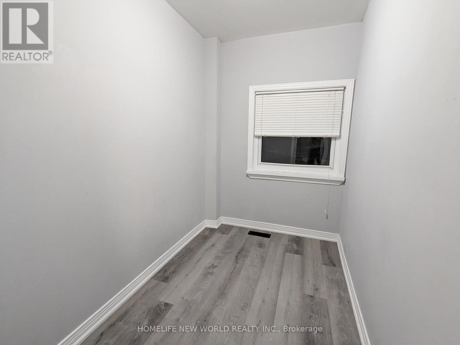 1 - 2 Thornton Avenue, Toronto, Ontario  M6E 2C9 - Photo 6 - W13447780
