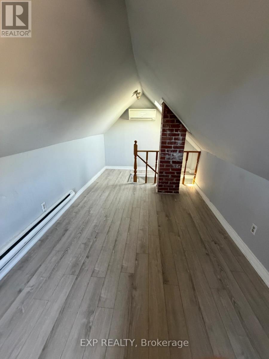 4 - 677 Durie Street, Toronto, Ontario  M6S 3H4 - Photo 11 - W13447786