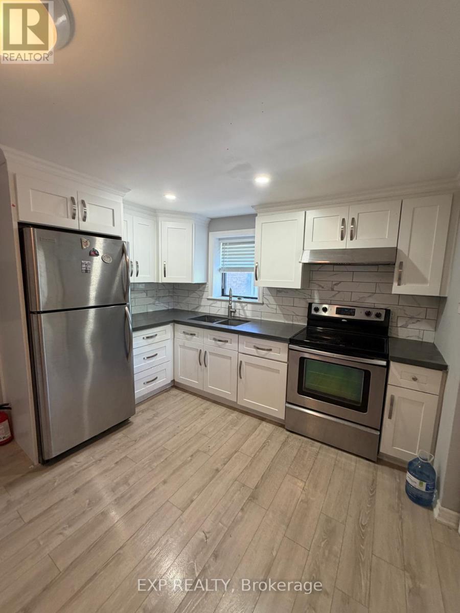 4 - 677 Durie Street, Toronto, Ontario  M6S 3H4 - Photo 3 - W13447786
