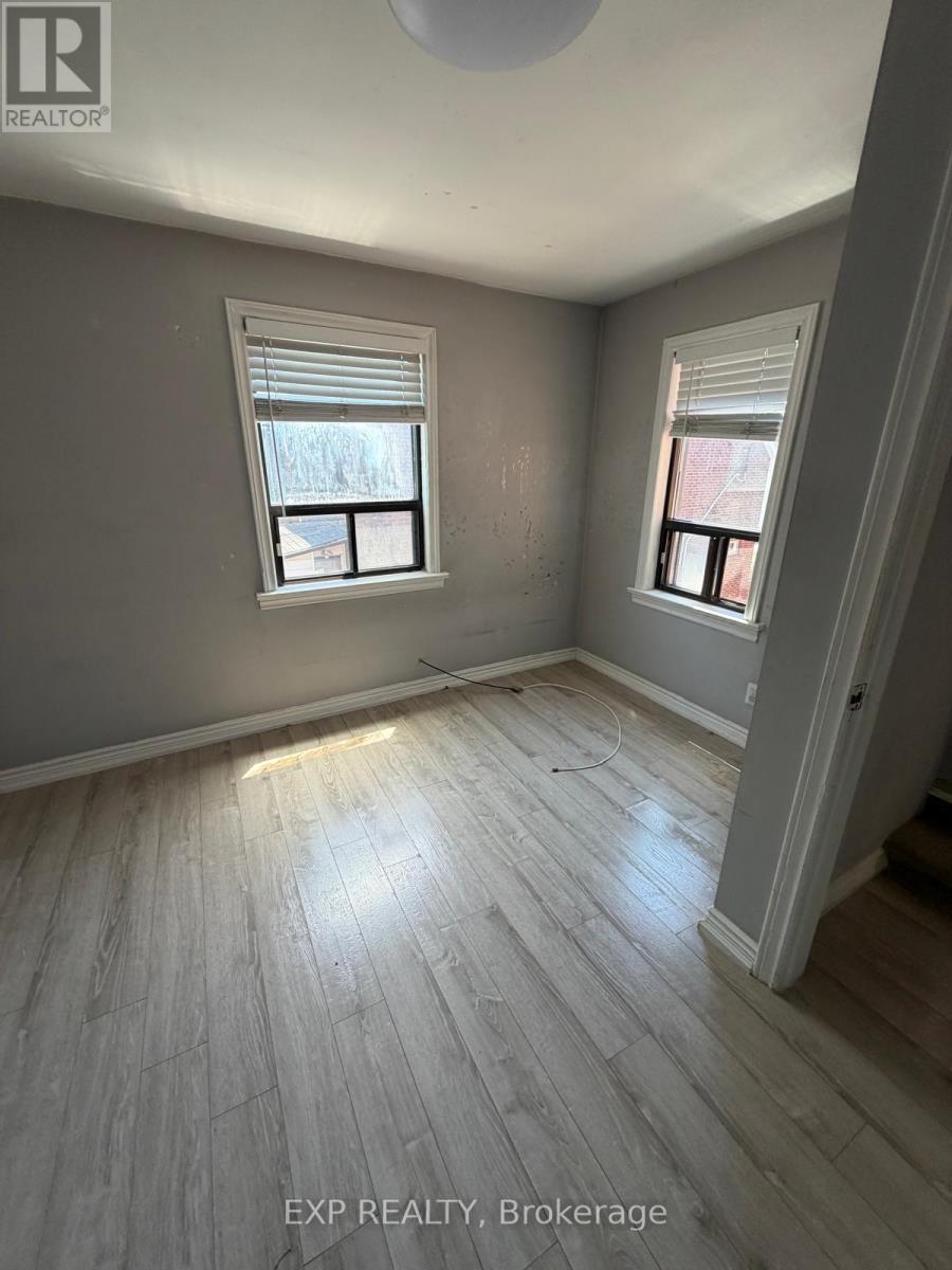 4 - 677 Durie Street, Toronto, Ontario  M6S 3H4 - Photo 4 - W13447786