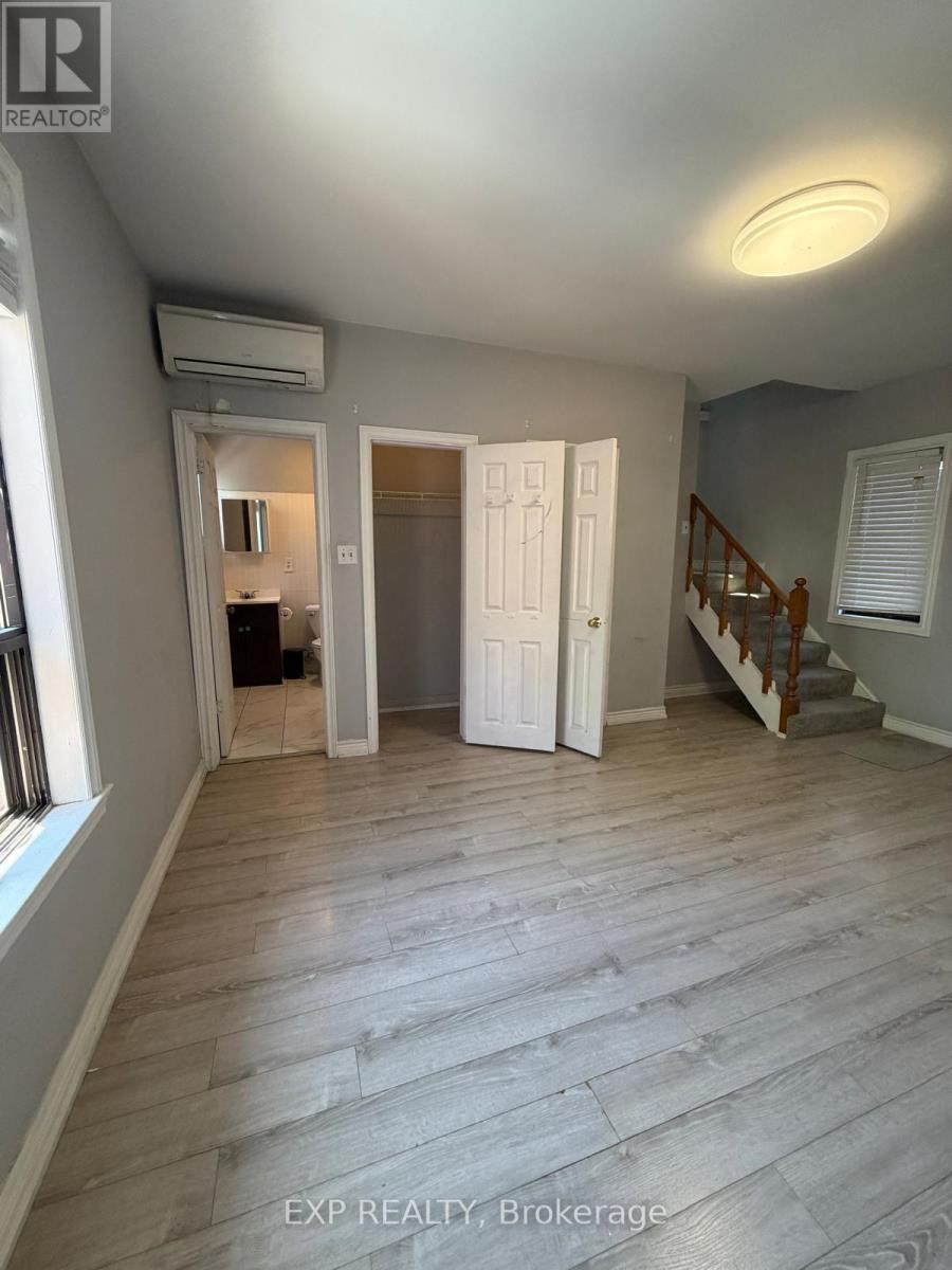 4 - 677 Durie Street, Toronto, Ontario  M6S 3H4 - Photo 6 - W13447786