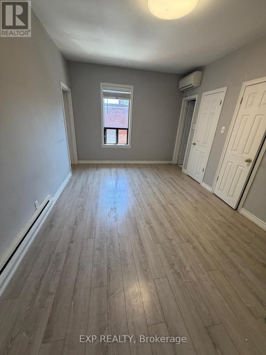 4 - 677 Durie Street, Toronto, Ontario  M6S 3H4 - Photo 8 - W13447786
