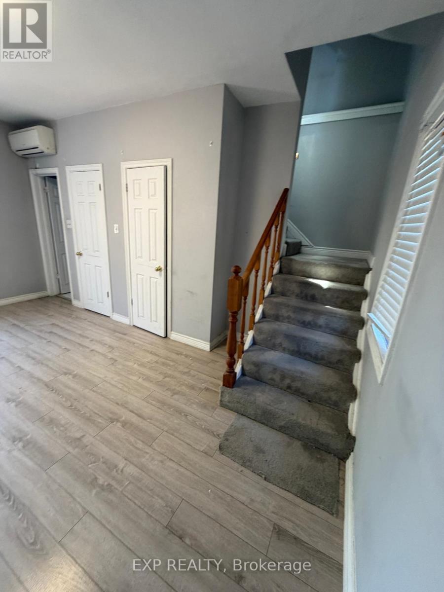 4 - 677 Durie Street, Toronto, Ontario  M6S 3H4 - Photo 9 - W13447786