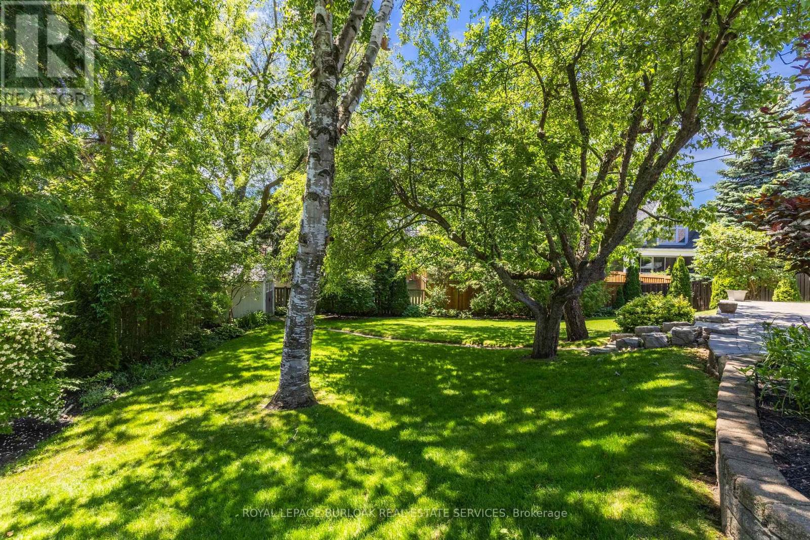 304 Oakwood Court, Burlington, Ontario  L7N 1W9 - Photo 41 - W13447268