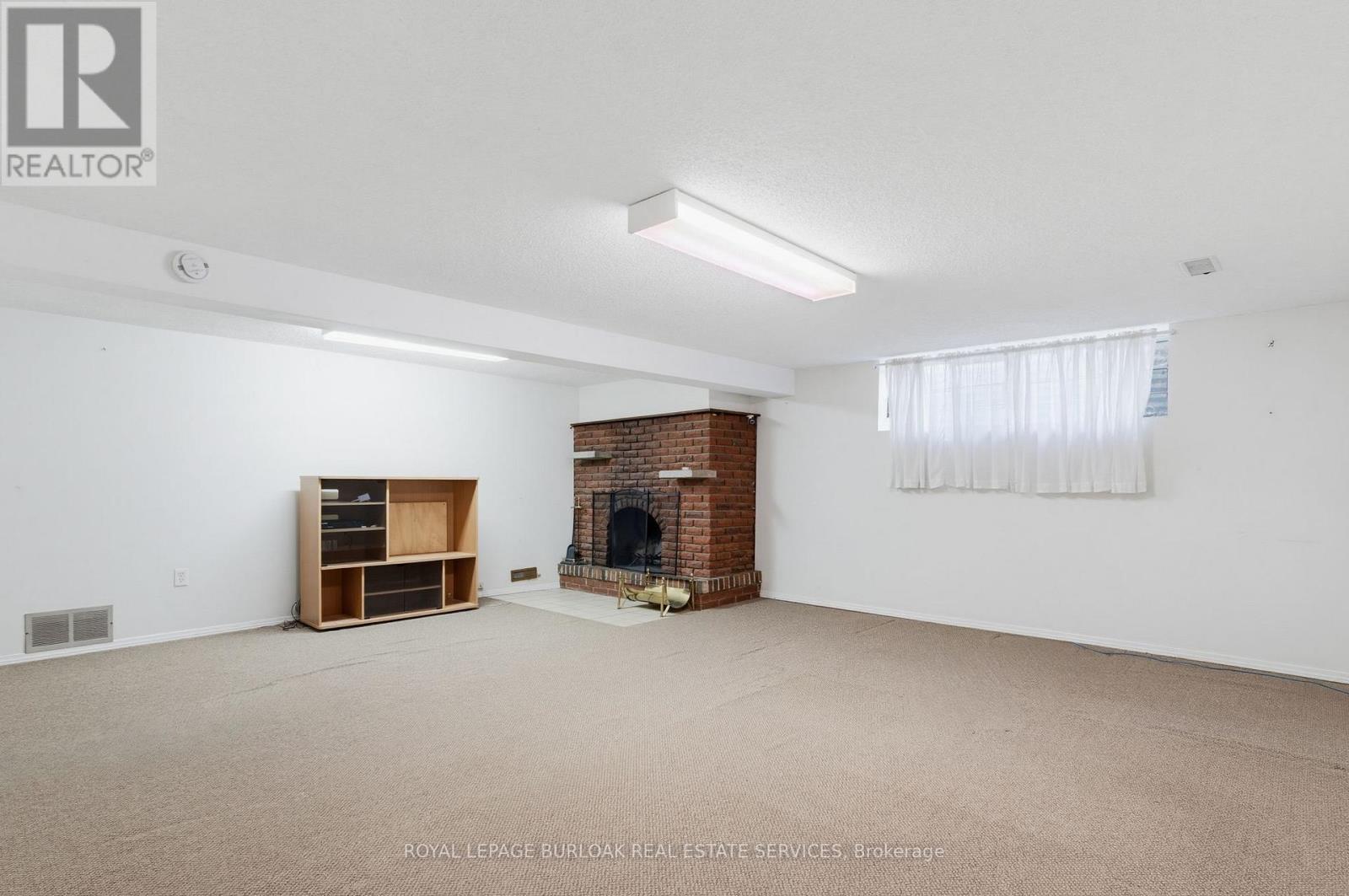 304 Oakwood Court, Burlington, Ontario  L7N 1W9 - Photo 35 - W13447268