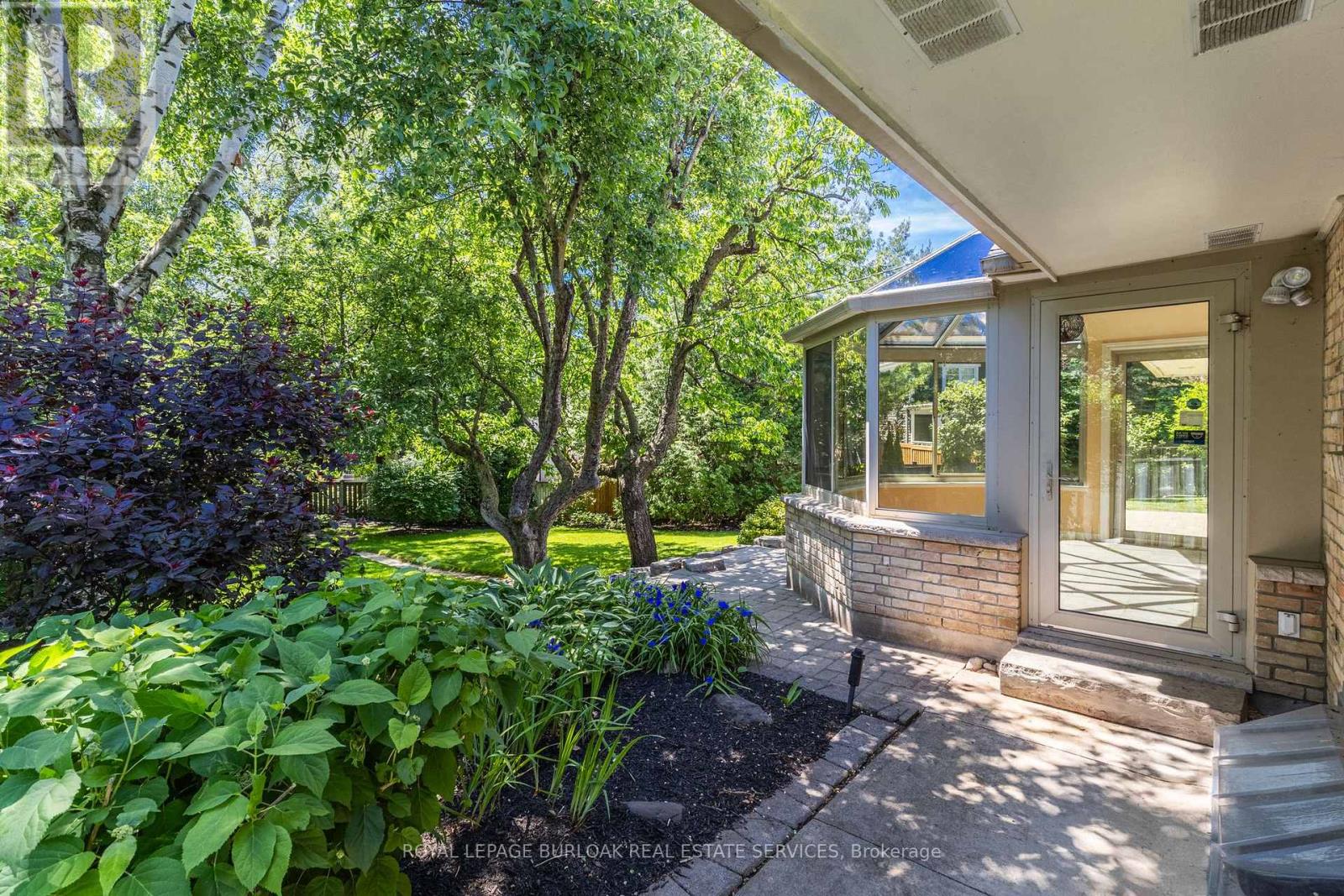 304 Oakwood Court, Burlington, Ontario  L7N 1W9 - Photo 43 - W13447268