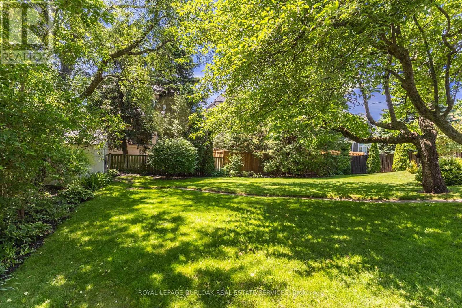 304 Oakwood Court, Burlington, Ontario  L7N 1W9 - Photo 40 - W13447268