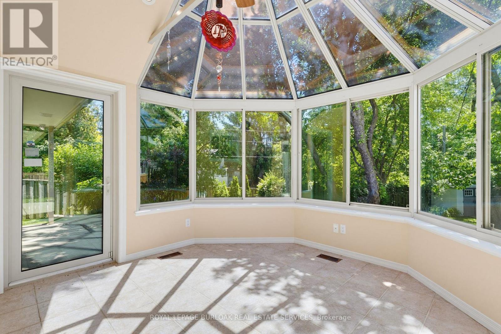 304 Oakwood Court, Burlington, Ontario  L7N 1W9 - Photo 22 - W13447268