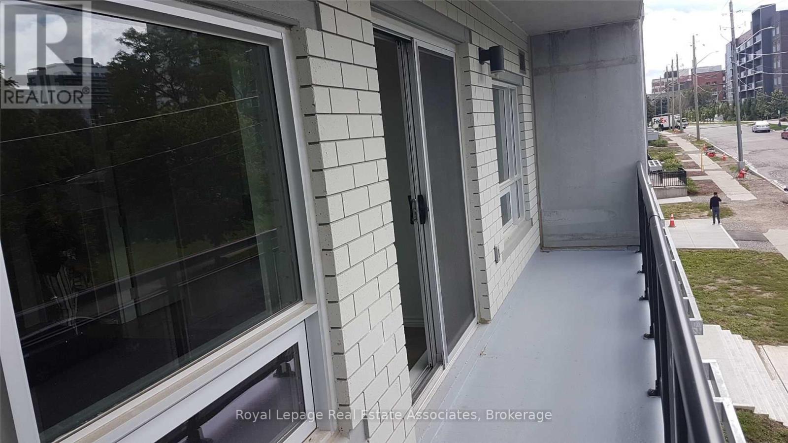 F-306 - 275 Larch Street, Waterloo, Ontario  N2L 3R2 - Photo 2 - X13447660