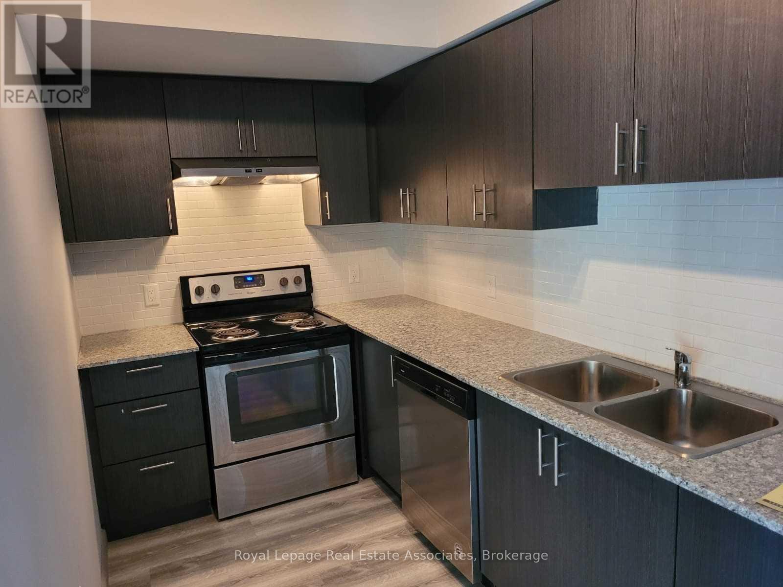 F-306 - 275 Larch Street, Waterloo, Ontario  N2L 3R2 - Photo 8 - X13447660
