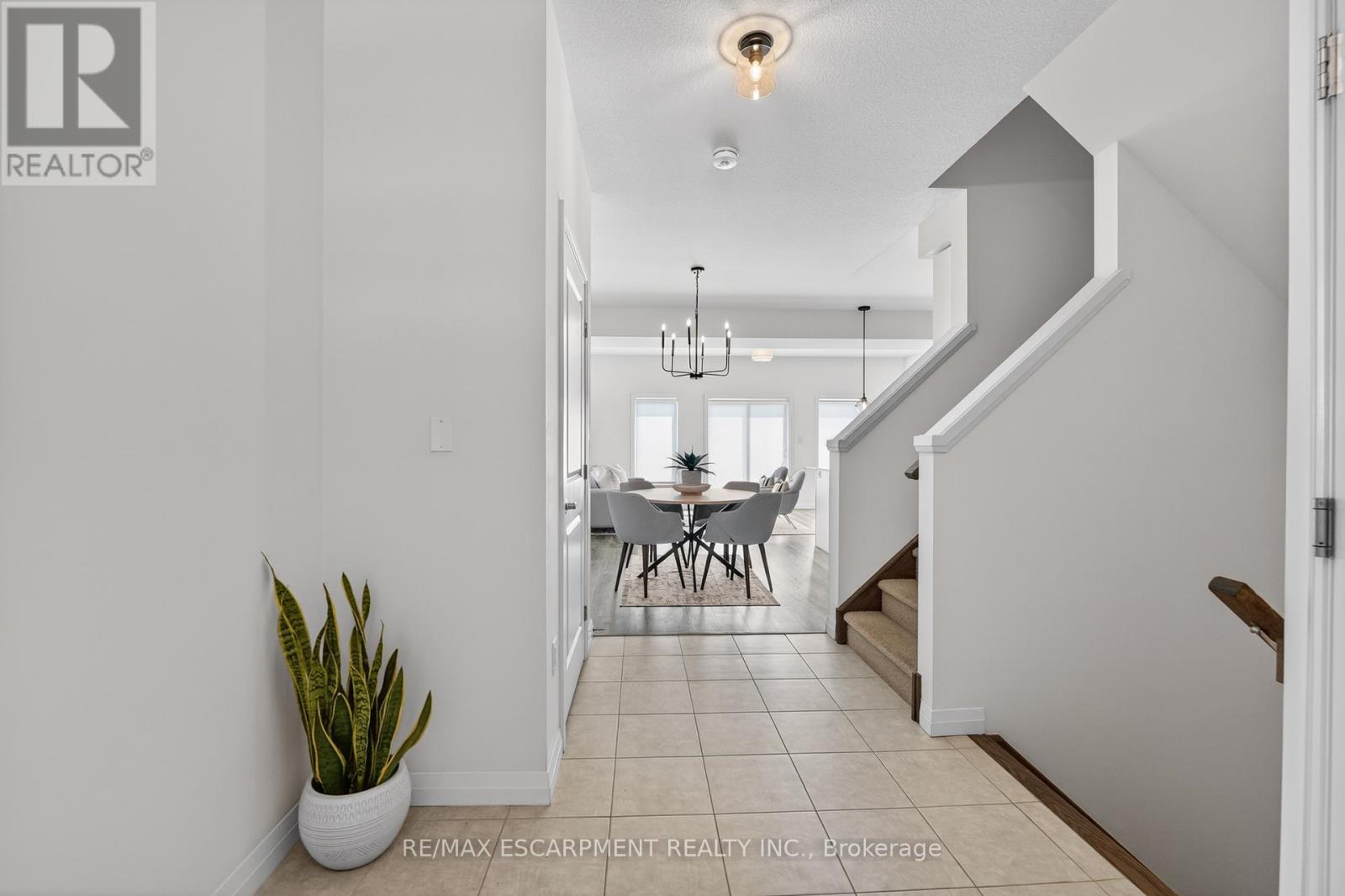 3963 Crown Street, Lincoln, Ontario  L3J 0T1 - Photo 2 - X13447778
