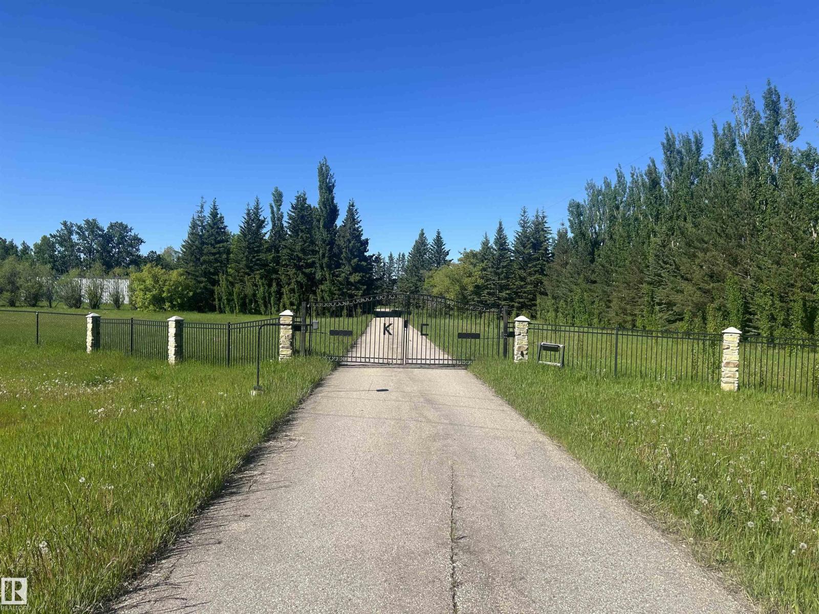 27510 Hwy 37 Hi, Rural Sturgeon County, Alberta  T8R 0J2 - Photo 4 - E4473338