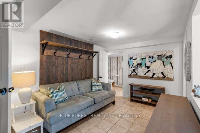 7424 Dolway Drive, Lambton Shores, Ontario  N0M 2L0 - Photo 10 - X13447876