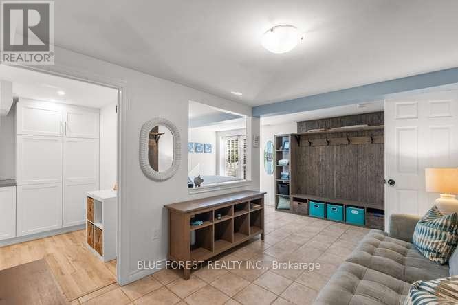 7424 Dolway Drive, Lambton Shores, Ontario  N0M 2L0 - Photo 11 - X13447876