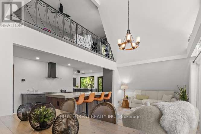 7424 Dolway Drive, Lambton Shores, Ontario  N0M 2L0 - Photo 25 - X13447876