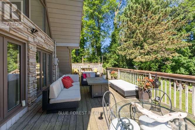 7424 Dolway Drive, Lambton Shores, Ontario  N0M 2L0 - Photo 41 - X13447876