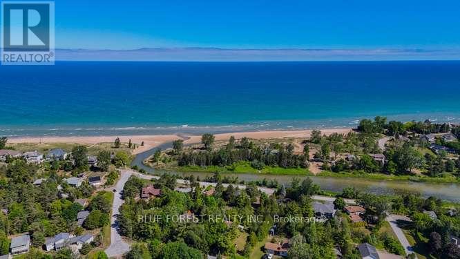 7424 Dolway Drive, Lambton Shores, Ontario  N0M 2L0 - Photo 49 - X13447876