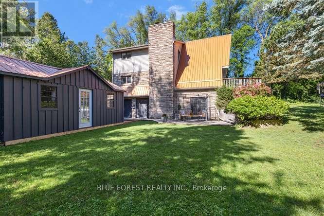 7424 Dolway Drive, Lambton Shores, Ontario  N0M 2L0 - Photo 5 - X13447876