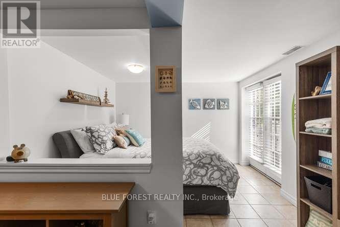 7424 Dolway Drive, Lambton Shores, Ontario  N0M 2L0 - Photo 8 - X13447876