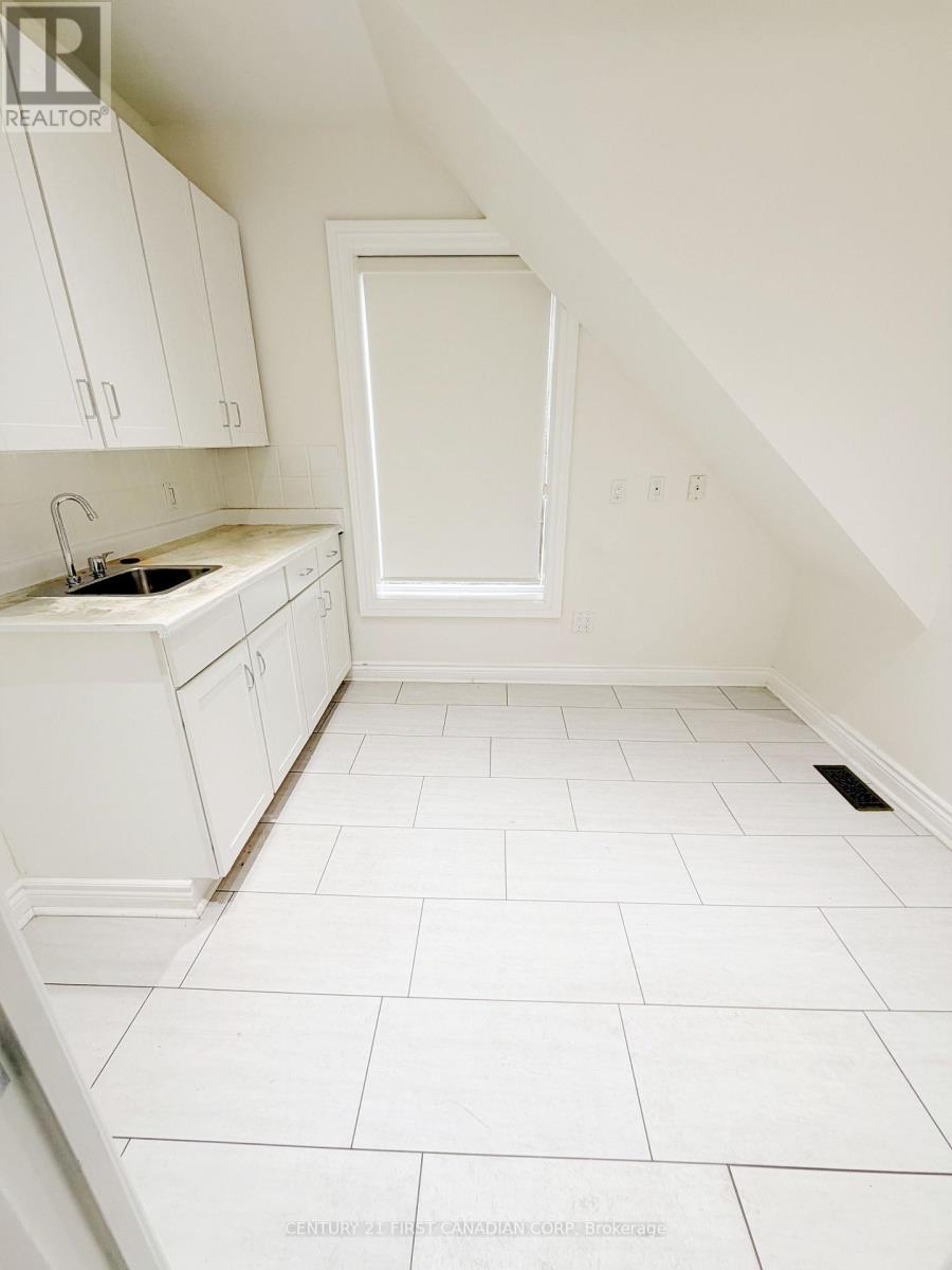 Main Level - 281 Oxford Street E, London East, Ontario  N6A 1V3 - Photo 7 - X13447984