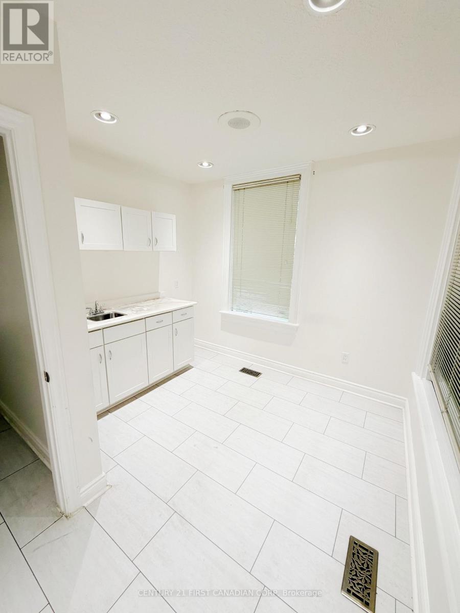 Main Level - 281 Oxford Street E, London East, Ontario  N6A 1V3 - Photo 8 - X13447984
