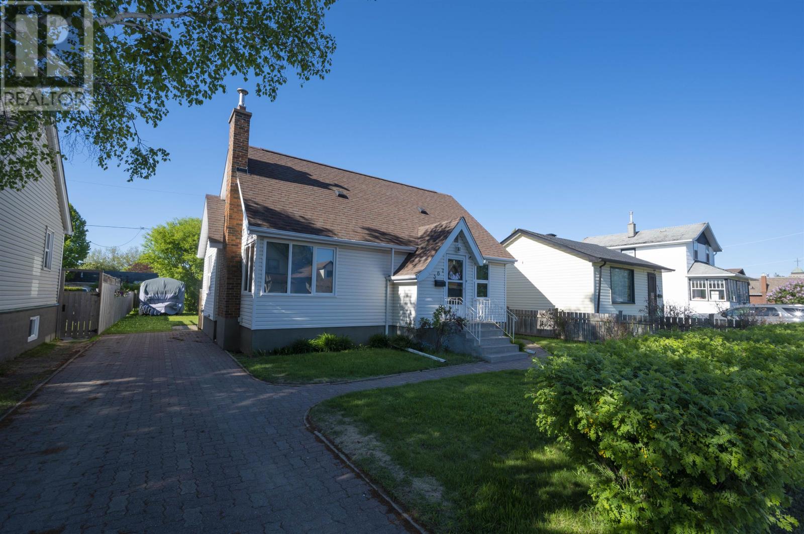 367 Empire Avenue East, Thunder Bay, Ontario