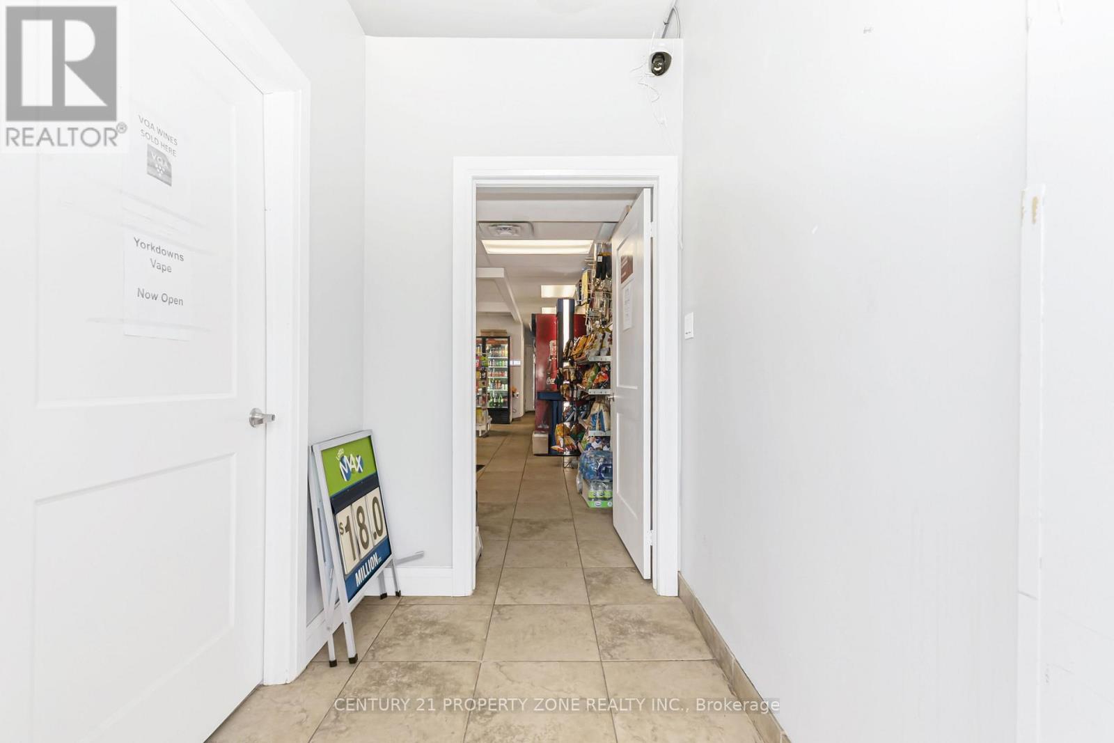 4119 Bathurst Street, Toronto, Ontario  M3H 3P4 - Photo 9 - C13240580