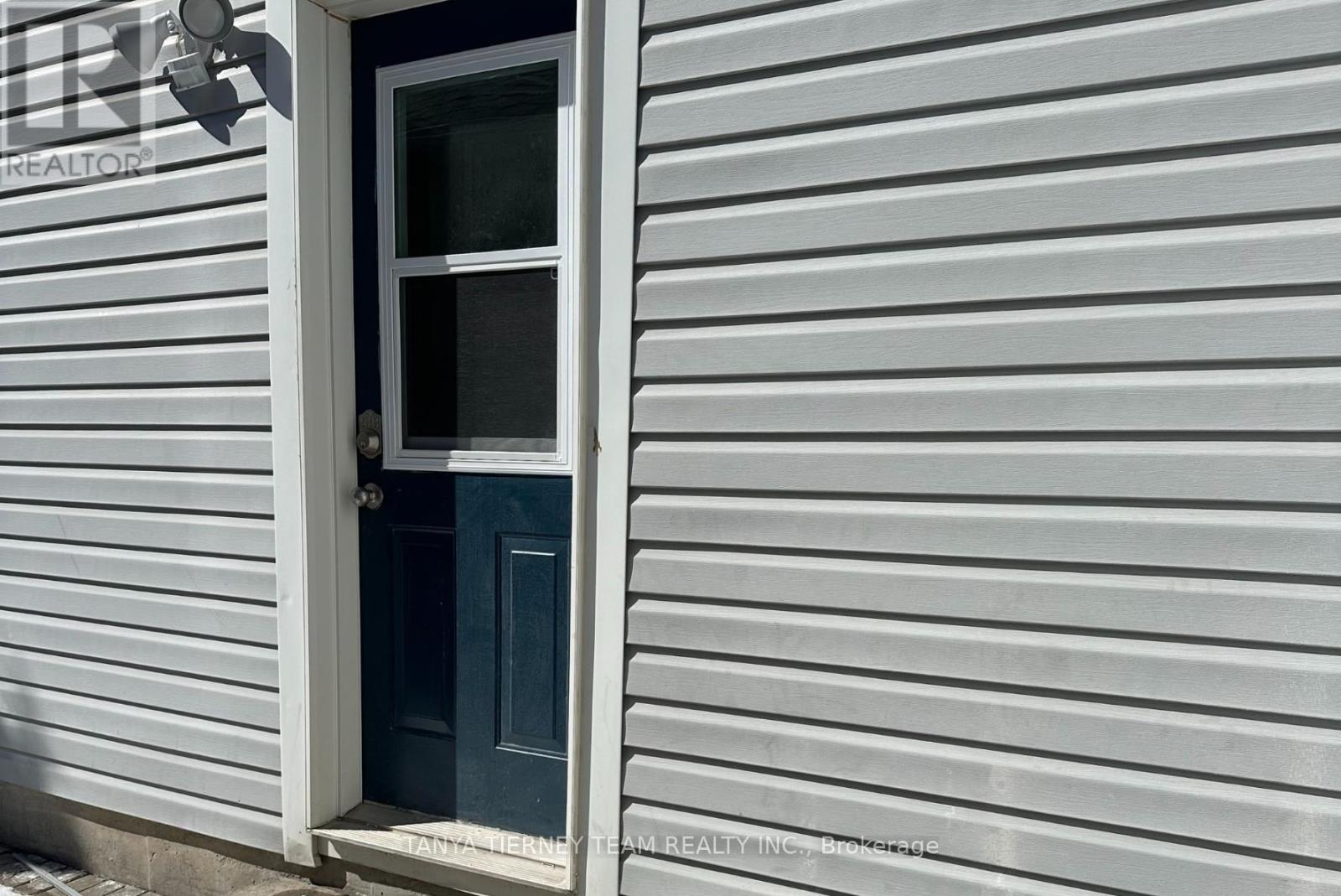 373 Carnwith Drive E, Whitby, Ontario  L1M 2M1 - Photo 2 - E13012094
